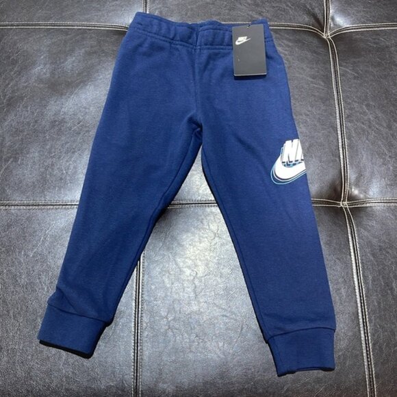 Nike Sportswear Club Fleece Kids' Track Pants - Picture 2 of 8